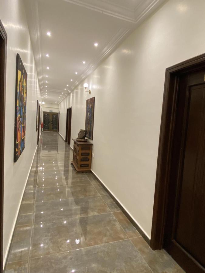 Eagle Vault Hotel Kwabenya Bagian luar foto